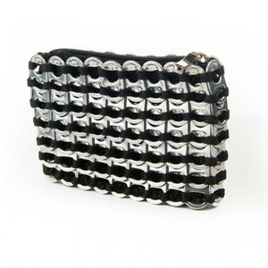 Mini-Clutch für Münzen, Scheine oder Kreditkarten | Niedliche Geldbörse aus recycelten Pop Tabs | Kommt mit schönen Stoff Liner, Zipper Top