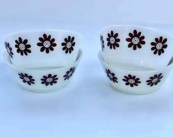Vintage Anchor Hocking Bowls for Retro Kitchen Decor