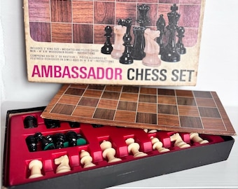 Juego de ajedrez vintage para decorar la noche de juegos Ambassador King Size