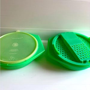 Vintage Tupperware #786 Jadeitgrün 2-teiliges Set: Käsereibe und Schüssel