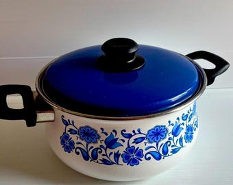 Vintage 1970s Levcoware Blue Flower Enamel Pot