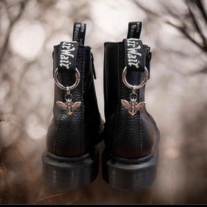 Moth Boot Charms - Death Head Moth - Gotisk Moth - Silver Moth - Doc Martens Boot Charms - DM Boot Tag Charms - Goth Grunge Punk Gåva