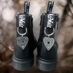 Planchette Stiefel Anhänger - Ouija - Grunge Stiefel Schmuck - Hexen Anhänger - Doc Martens Stiefel Anhänger - DM Boot Anhänger
