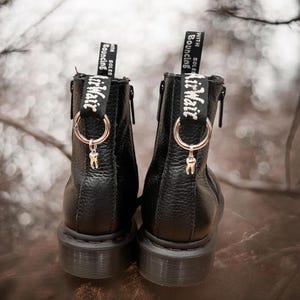 Zahn Boot Anhänger - Backenzahn Boot Anhänger - Doc Martens Boot Anhänger - DM Boot Tag Charms - Grunge Punk Goth Geschenk