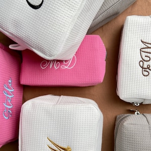 Personalized makeup Bag, bride bag, Bridesmaid bag, Embroidered Toiletry Bag, Bridesmaid Gifts, Gift For Her, Wedding gift, Easter gift