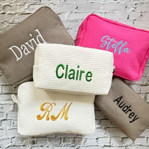 Personalized makeup Bag, Custom Monogram Makeup Bag, Embroidered Toiletry Bag, Bridesmaid Gifts, Gift For Her, Wedding gift, Girls gifts