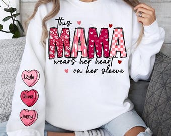 Diese Mama liebt ihre Herzen auf ihrem Ärmel Png, benutzerdefinierte Kindername Png, Valentinstag Süßigkeiten Herz Png, Mama Valentine Png, Valentinstag Sublimation