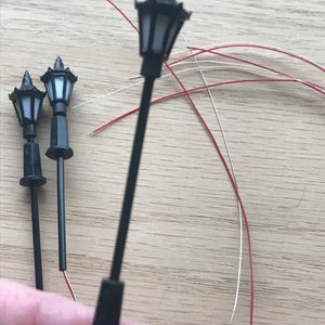 Farolas en miniatura para casa de muñecas - Juego de 4