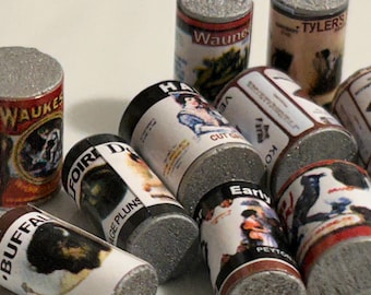 Miniaturowe puszki z różnymi rodzajami żywności - 12 sztuk