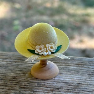 Dollhouse Miniature Hat with Flowers - your choice type