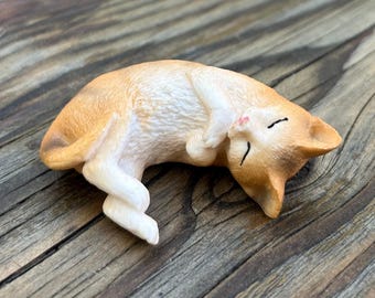Miniatyr sovande katt - din valfri typ