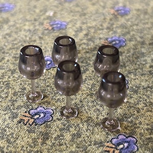 Dollhouse Miniature Wine Glasses - 5 pieces