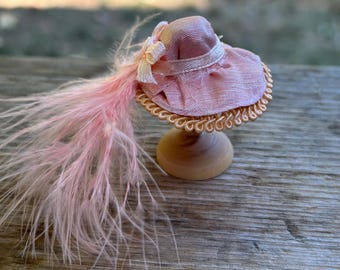 1:12 Scale Accessory Melody Jane Dollhouse Pink Hat With Feather & Bow - 1:12 Scale Milliner Shop Accessory Candle Warmers