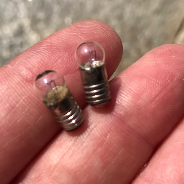 Dollhouse Miniature Screw Base Bulbs - 2 pieces