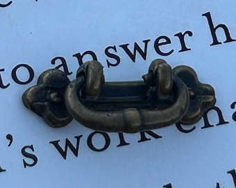 Manija de gota de latón en miniatura