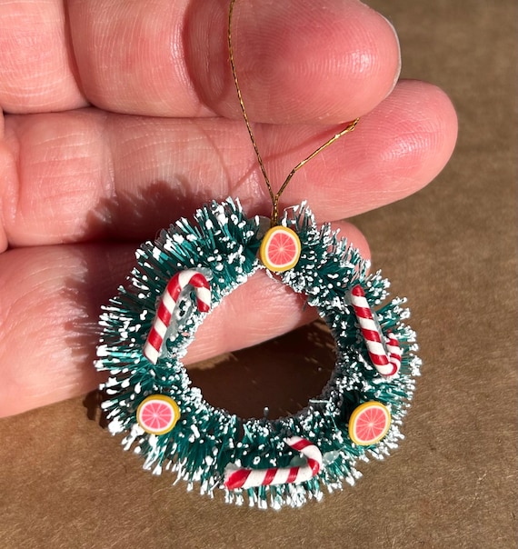 Melody Jane Dollhouse Christmas Wreath – Red Miniature 1:12 Scale Accessory For Holiday Decor - View #9