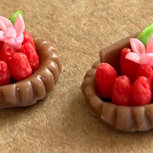 Miniature Chocolate and Strawberry Tarts - 2 pieces