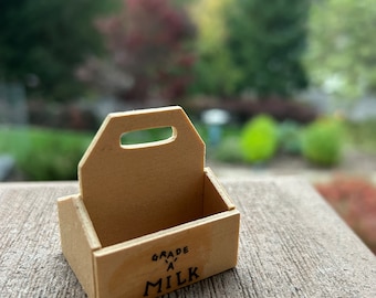 Caja de leche de madera en miniatura