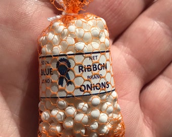 Miniatur Sack mit Zwiebeln