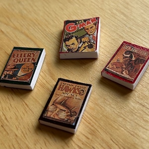 Libros antiguos en miniatura de casa de muñecas - juego de 4