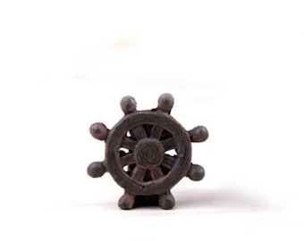 Timón de barco en miniatura
