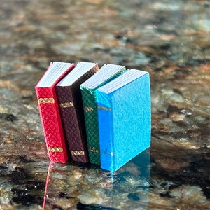 Libros de miniaturas para casas de muñecas - 4 piezas