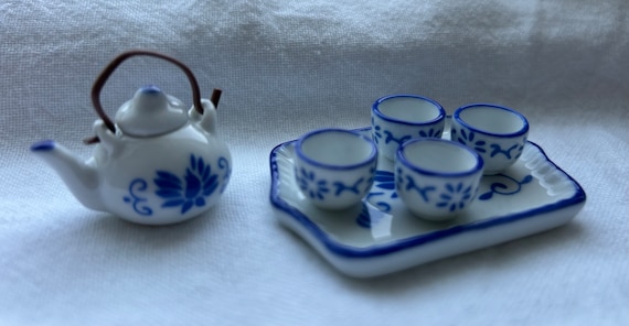Dollhouse Miniature Tea Set