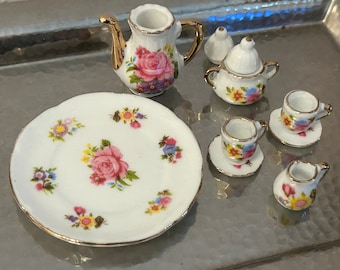 Dollhouse Miniature Tea Set