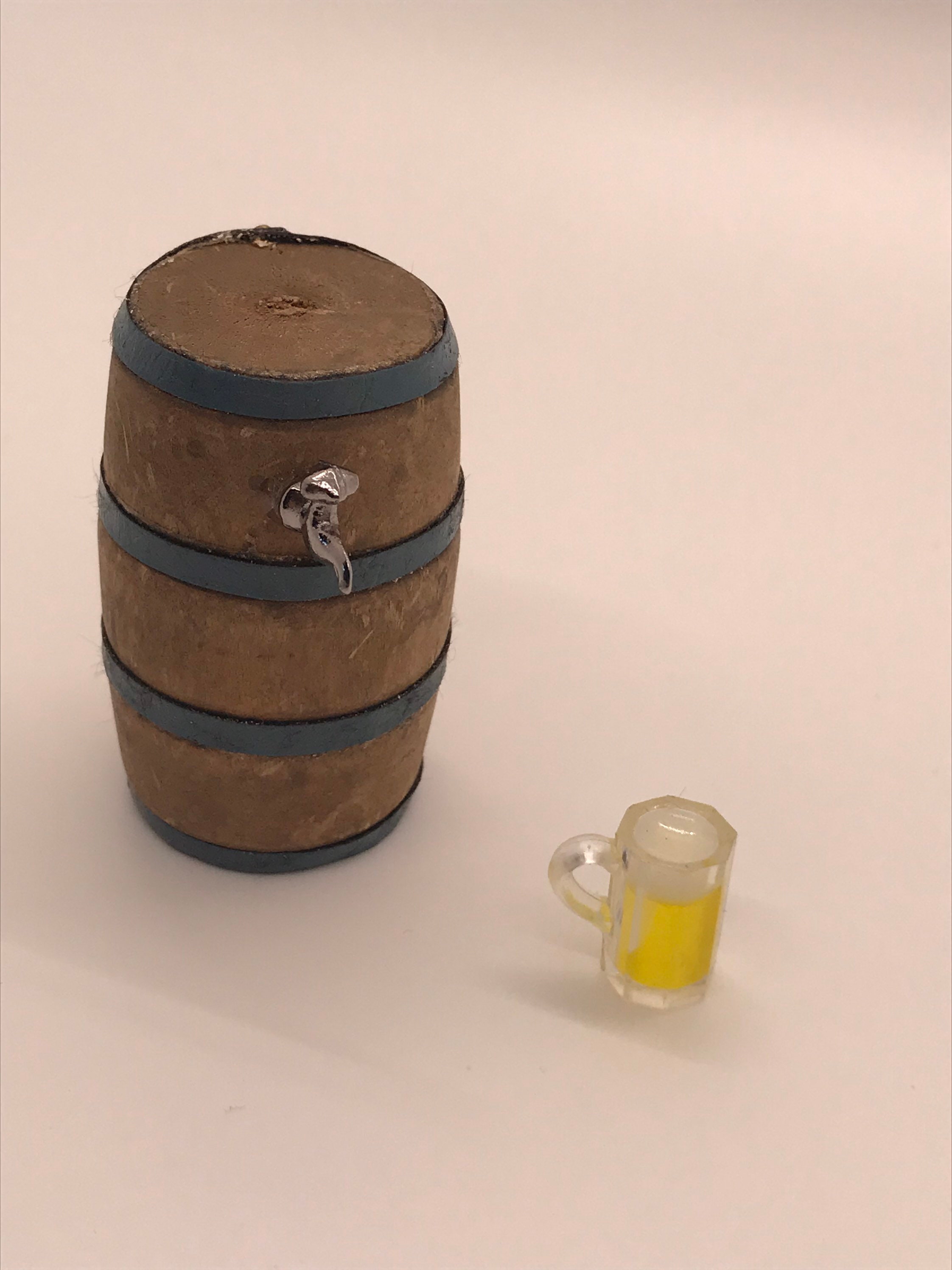 Keg 1:12 Scale Weathered WO1942 Dollhouse Miniature Western Wooden Beer Barrel 