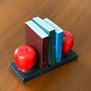 Libreria Apple in miniatura per casa delle bambole