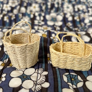Dollhouse Miniature Basket - your choice type
