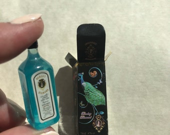 Botella de licor en miniatura: el tipo que elijas