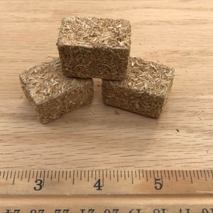 Dollhouse Miniature Hay Bales - 3 pieces