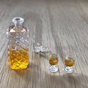 Dollhouse Miniature Beverage and Glasses