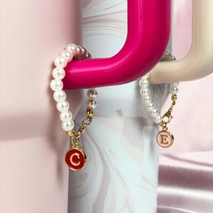 Elegante cadena de perlas con alfabeto personalizado / Colgante con alfabeto Stanley / Colgante con asa para vaso Stanley