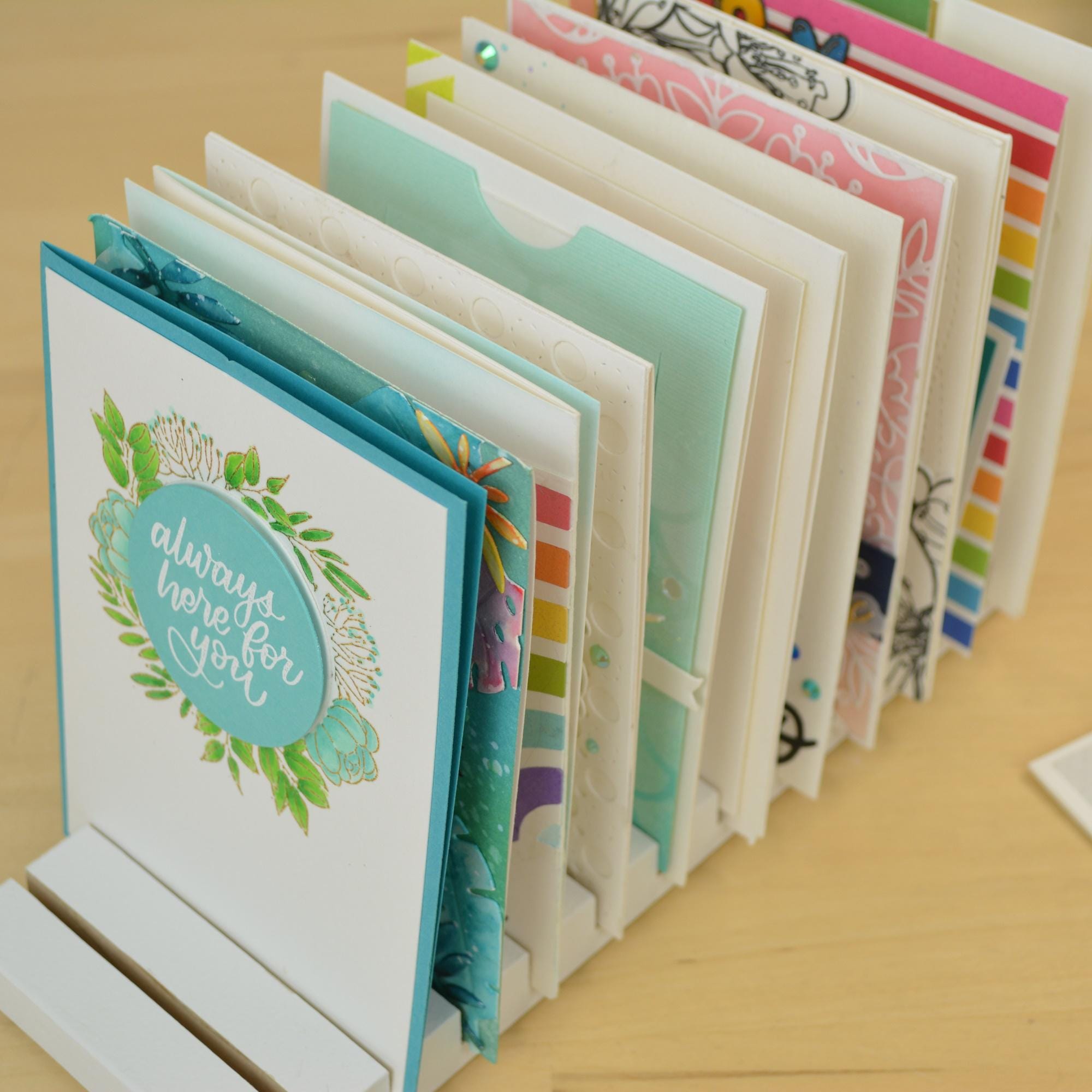 Estante para secar tarjetas, expositor, regalo para creadores de tarjetas, organizador de tarjetas, tarjetero hecho a mano, expositor de tarjetas, soporte para caligrafía
