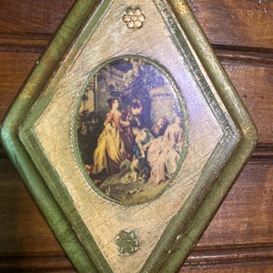VTG florentine pair of prints gold detailed wood frames
