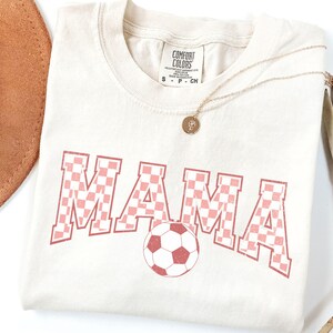 Fußball Mama Spieltag Shirt, Retro Fußball Mama Komfort Farben Tshirt für Frauen, Geschenk für Fußball Mutter, Fußball Saison Geschenke, Fußball T Shirt