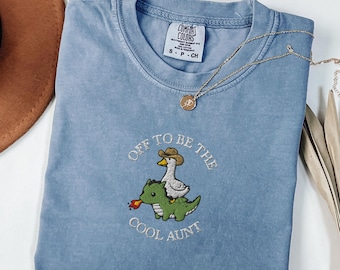Auntie Shirt, Western Aunt Goose Comfort Colors T-shirt, Gift for Aunt, Aunt Gift, Pregnancy Announcement for Sister, Future Aunt Tee