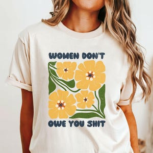 Camiseta retro con estampado floral de los derechos de las mujeres de Feminine Rage, camiseta Smash The Patriarchy de Comfort Colors®, poder femenino feminista, igualdad, las mujeres no te deben nada