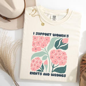 Camiseta retro con estampado floral de los derechos de las mujeres Feminine Rage, camiseta Comfort Colors® Smash The Patriarchy, poder femenino feminista, igualdad, regalo feminista