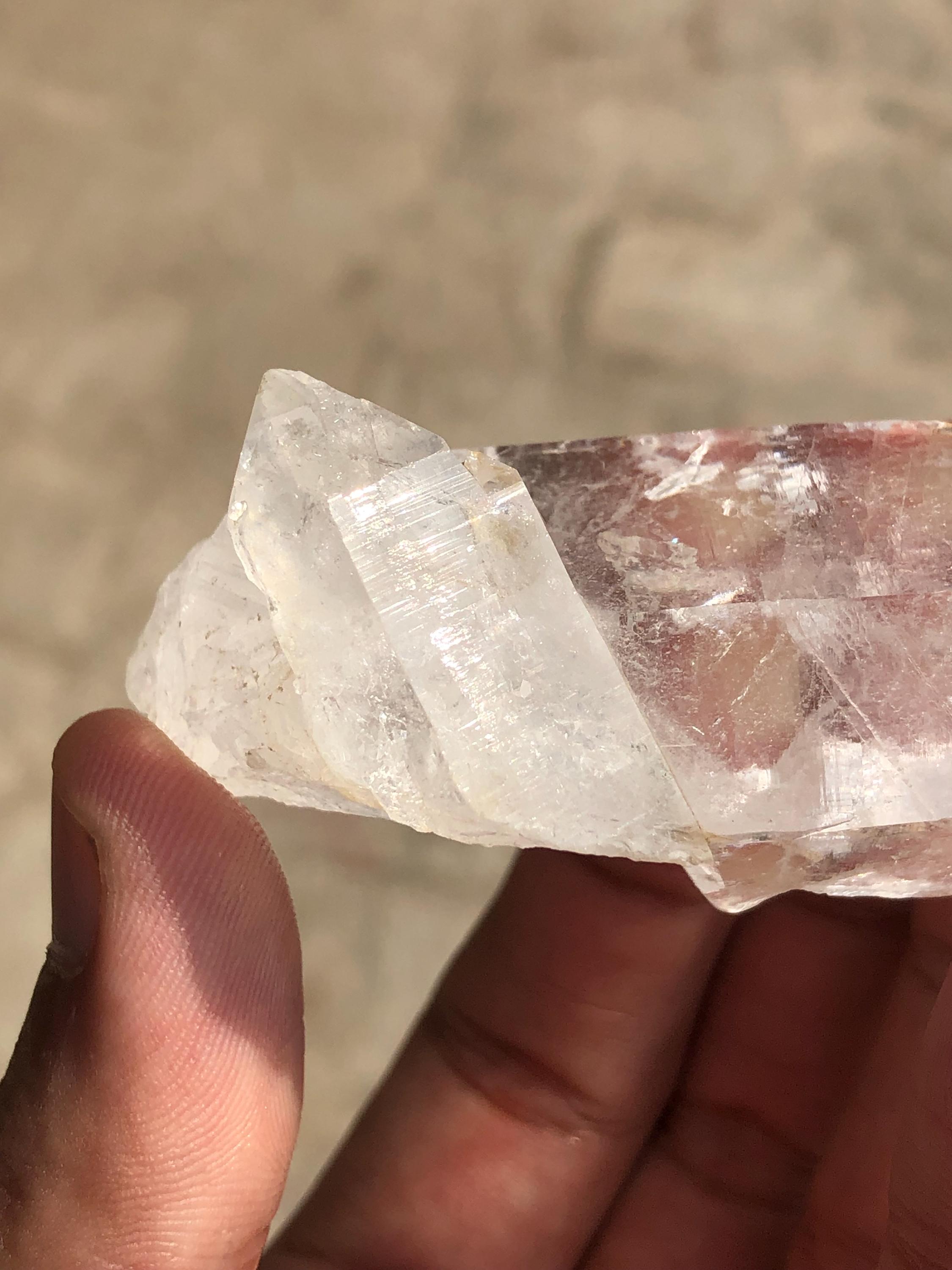 【匿名発送】パキスタンスカルドゥ産水晶 パキスタン、スカルドゥ鉱山産の透明な水晶 - Etsy 日本