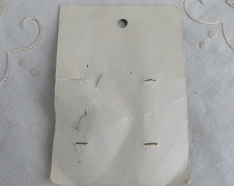Lot De Boutons Anciens Sur Carte Carrée Grise - Occasion, Parfait Pour La Création