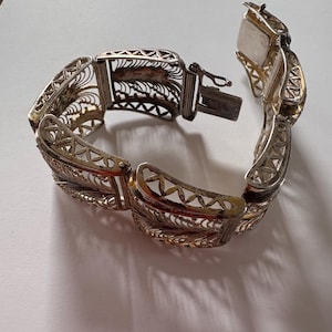 Beautifully Detailed Vintage Sterling Filigree Bracelet