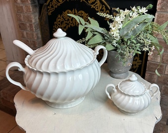 JOHNSON BROTHERS Vintage Snow White REGENCY Ironstone Swirled Soup Tureen Ladel Lid & Sugar Bowl Dish