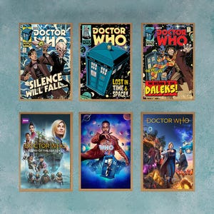 Pode incluir: Seis pôsteres diferentes de Doctor Who com vários Doutores e acompanhantes. Os pôsteres estão em formato de colagem, com cada pôster tendo um design e esquema de cores diferente. Os pôsteres estão todos emoldurados em ouro.