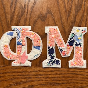 Tissu vintage Phi Mu, lettres grecques à repasser ou à coudre