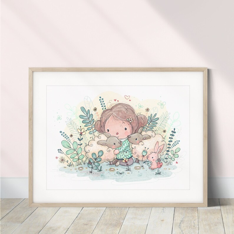 Puede incluir: Una ilustraci&oacute;n de acuarela de una ni&ntilde;a con cabello casta&ntilde;o y un vestido verde de pie con dos ovejas y un conejito rosa en un campo de flores.