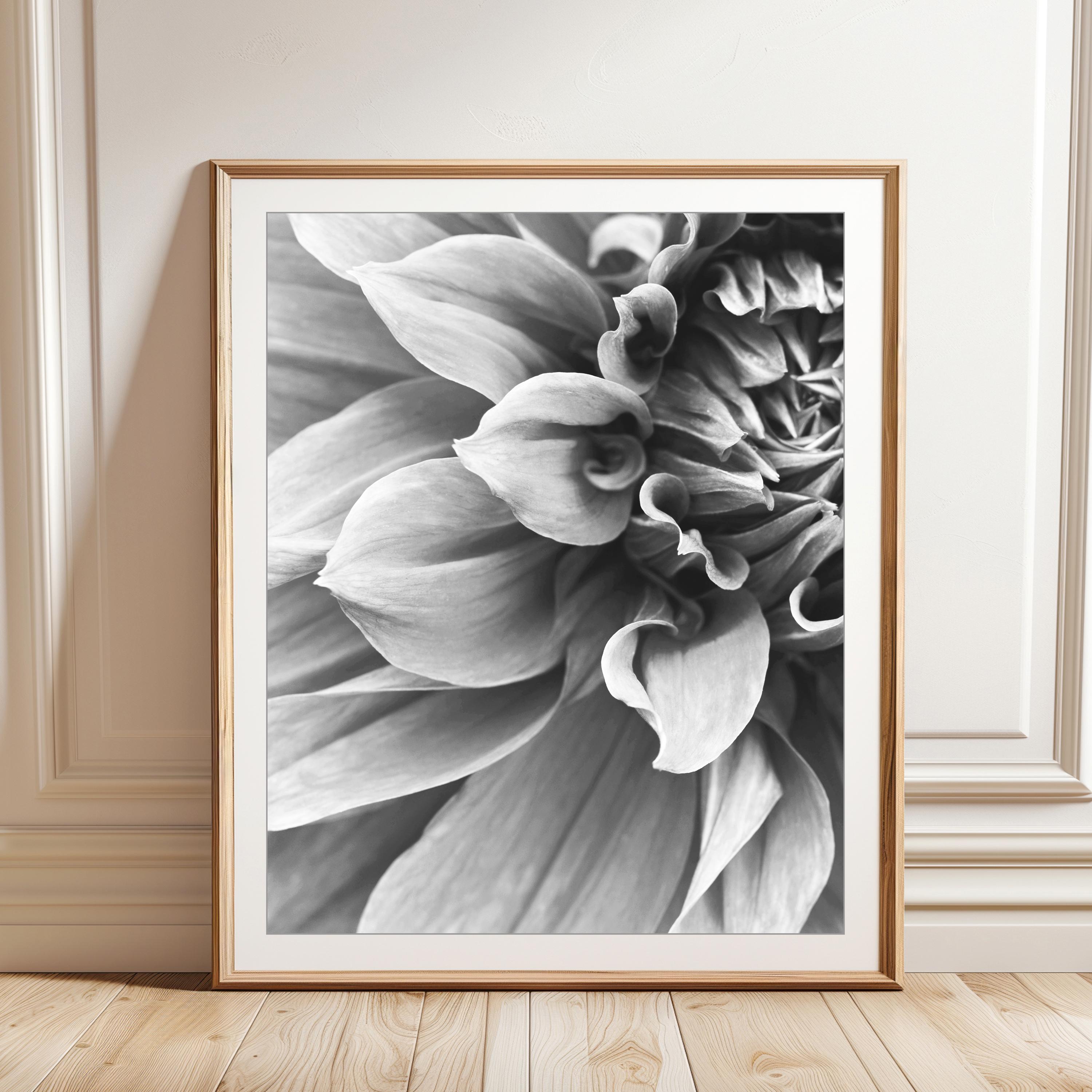 This is Black with Flower prints on the front.Decent size in and out.Manageable. Pressed flower large botanical print - 20 main image 4