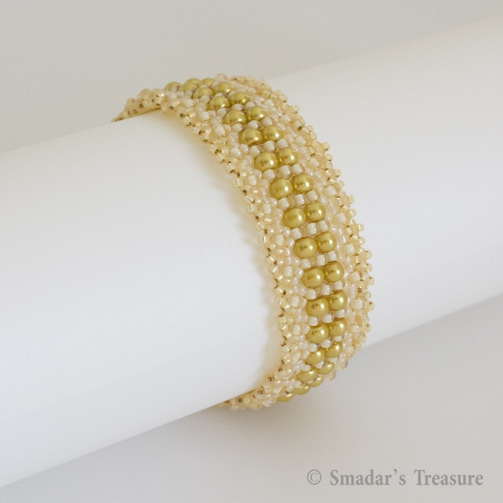 Glass Beads And Pearls Bracelet